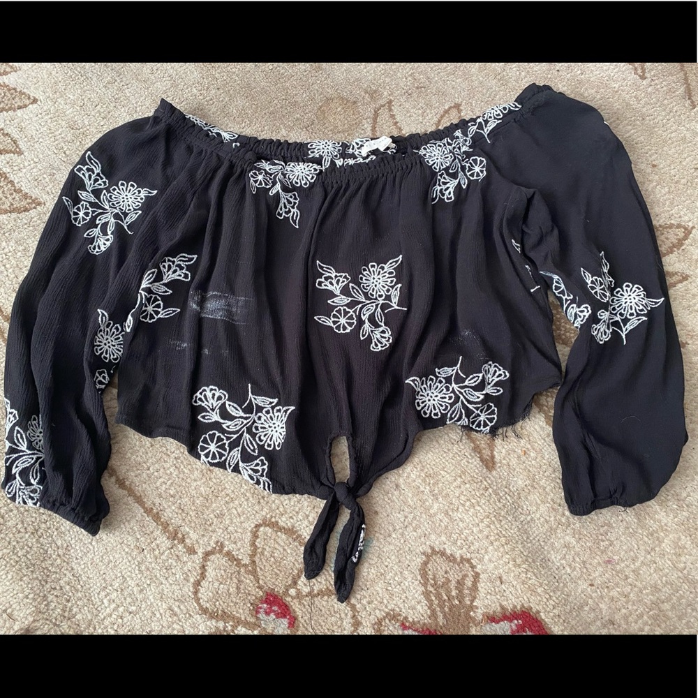 Off shoulder t shirt